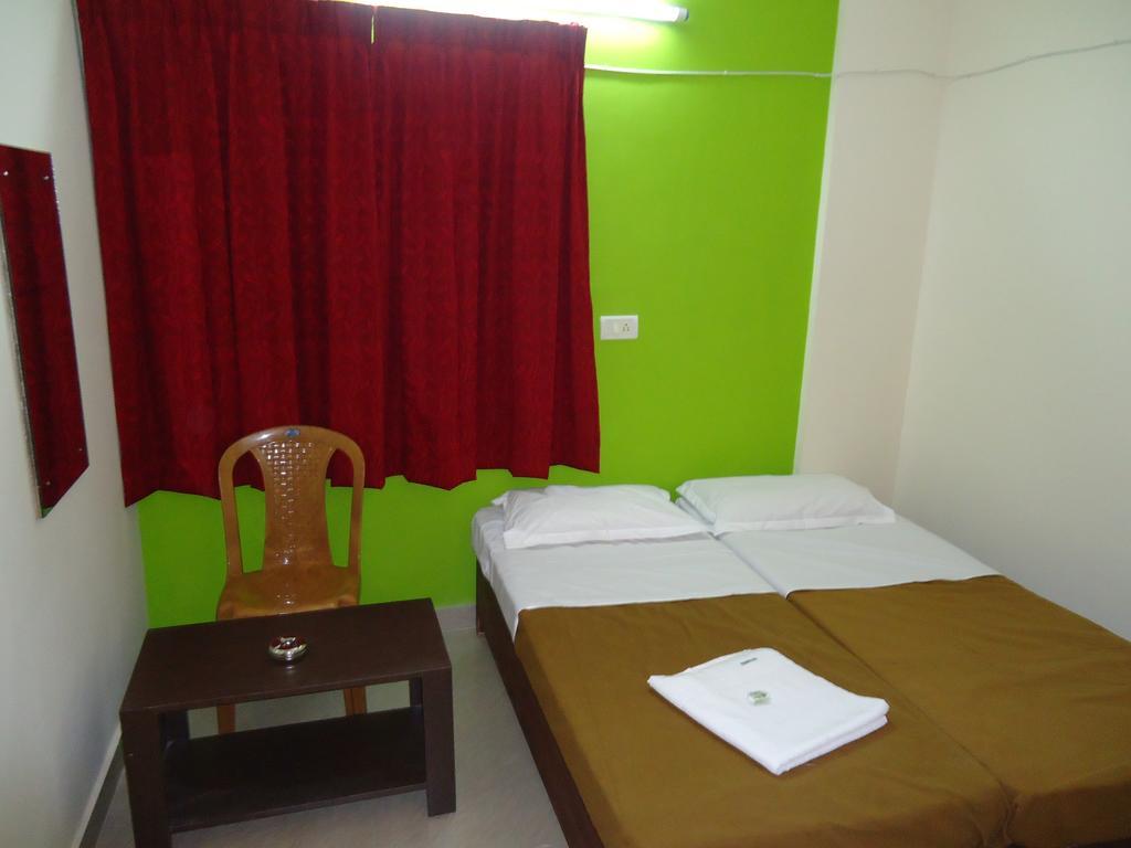 Maple Inn Budget Hotel Bangalore Exterior photo