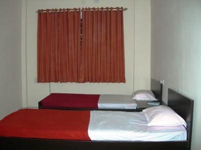 Maple Inn Budget Hotel Bangalore Room photo