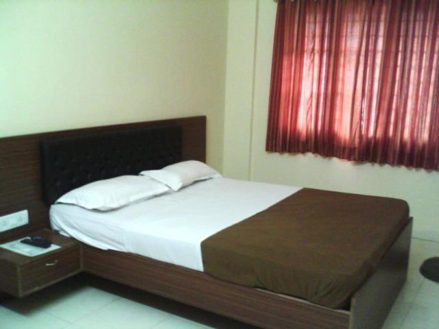 Maple Inn Budget Hotel Bangalore Exterior photo