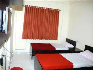 Maple Inn Budget Hotel Bangalore Exterior photo